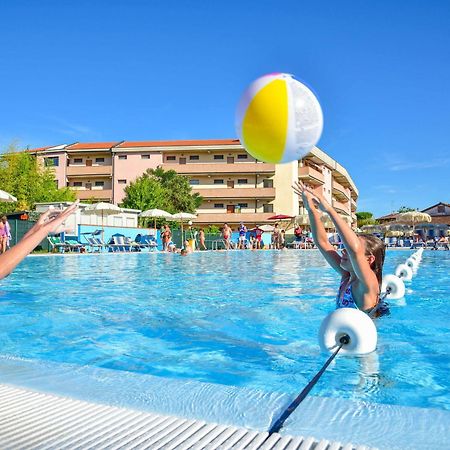 Aparthotel Costa Paradiso Lido Adriano Exterior foto