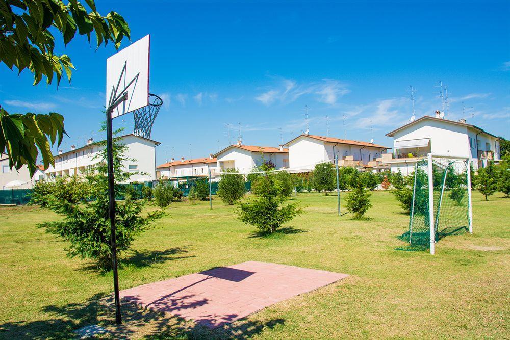 Aparthotel Costa Paradiso Lido Adriano Exterior foto