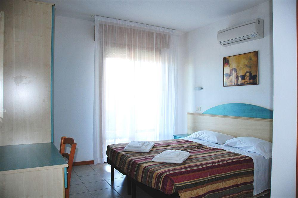 Aparthotel Costa Paradiso Lido Adriano Exterior foto
