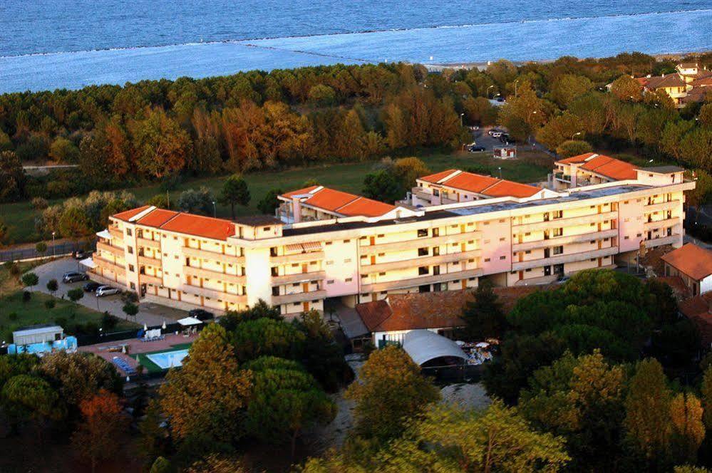 Aparthotel Costa Paradiso Lido Adriano Exterior foto