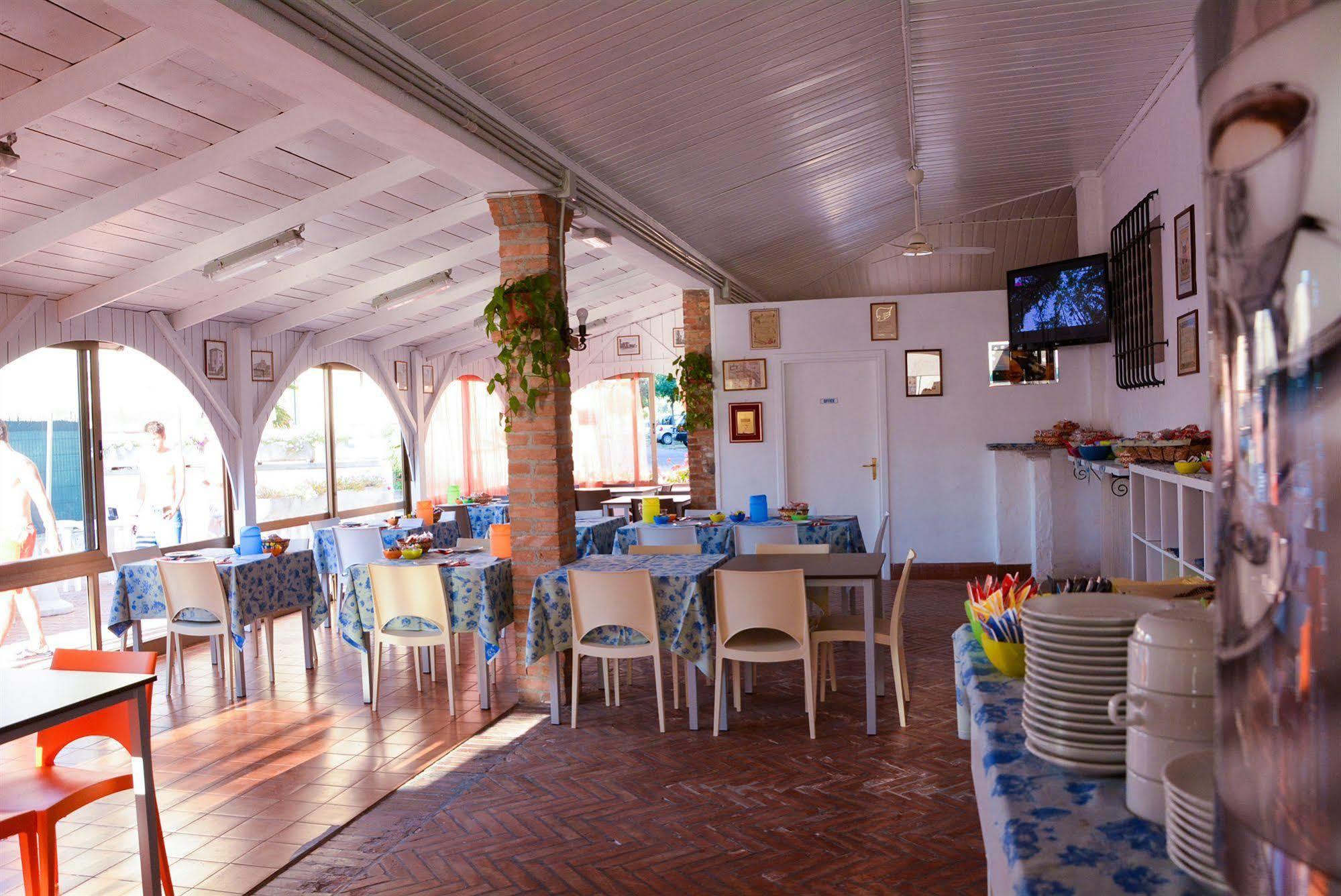 Aparthotel Costa Paradiso Lido Adriano Exterior foto