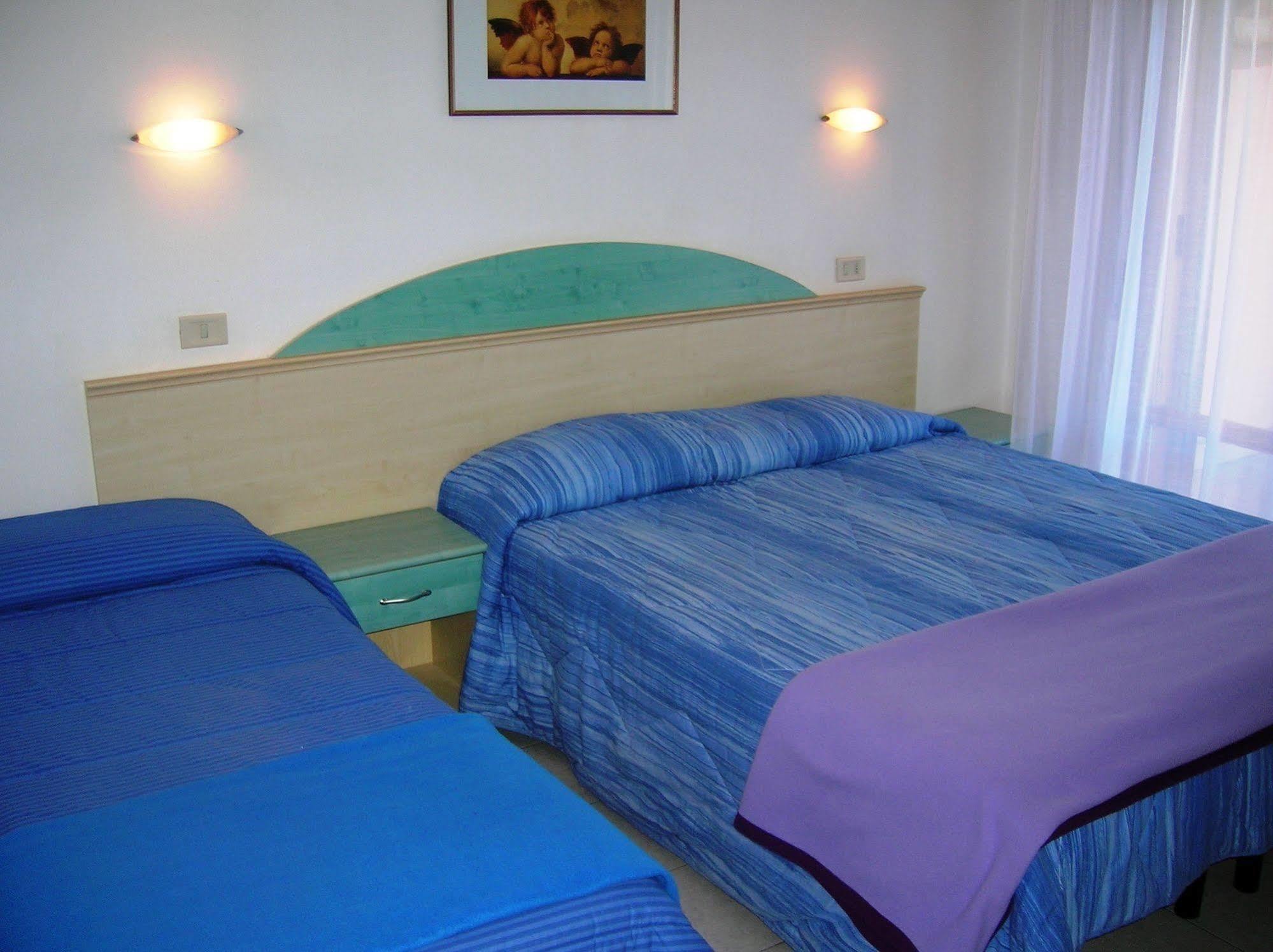 Aparthotel Costa Paradiso Lido Adriano Exterior foto
